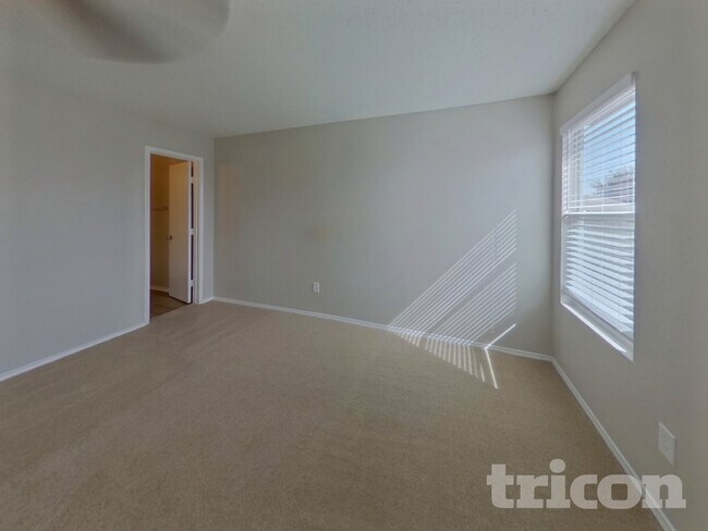 Photo - 4937 Waterford Dr