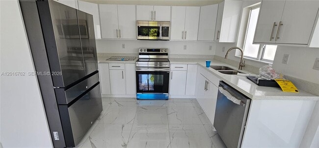 Photo - 231 NW 3rd Ave Unit 231
