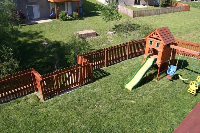 Photo - Beautiful single family home located in a quiet cul-de-sac