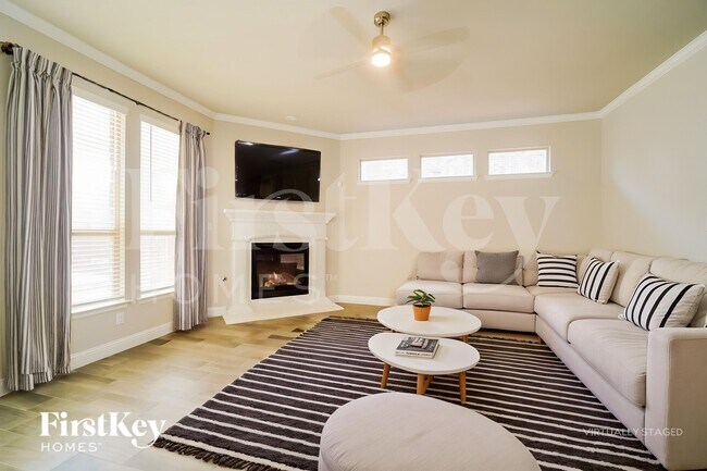 Photo - 15013 Gladstone Dr