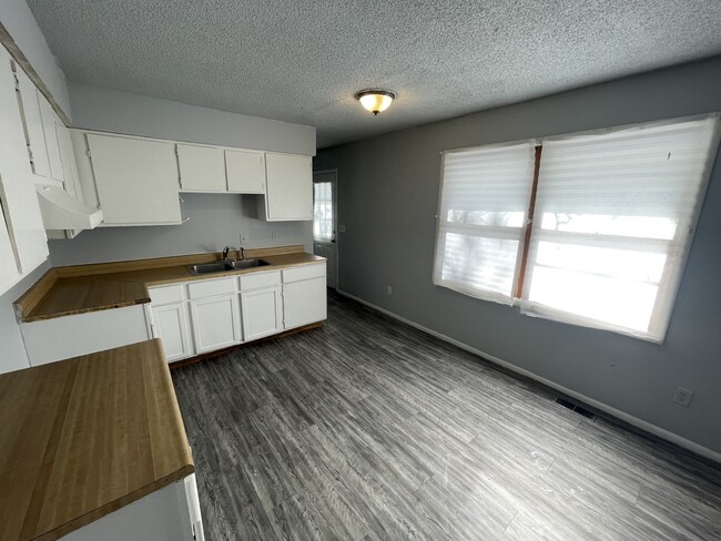 Photo - 924 Blue Ridge Dr