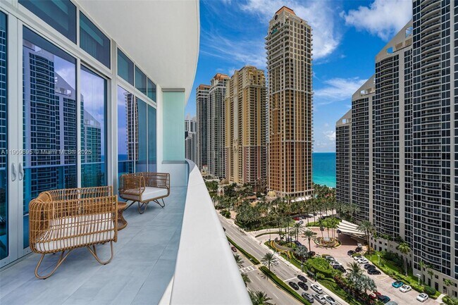 Photo - 17550 Collins Ave Unidad PH1