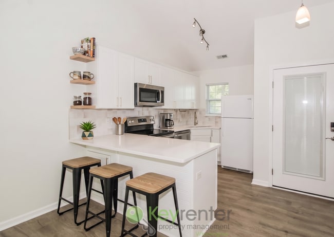 Photo - $500 Off 1st Month's Rent