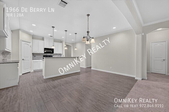 Photo - 1966 De Berry Ln