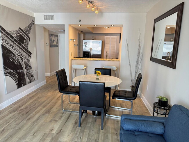 Building Photo - 850 N Miami Ave Unit W1801 Rental