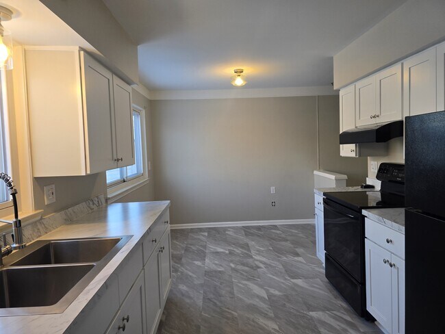 Photo - 1111 N Kenwood Ave