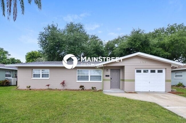 Building Photo - 3 Bedroom Pet-Friendly Home in ST PETERSBURG, FL with Main Street Renewal