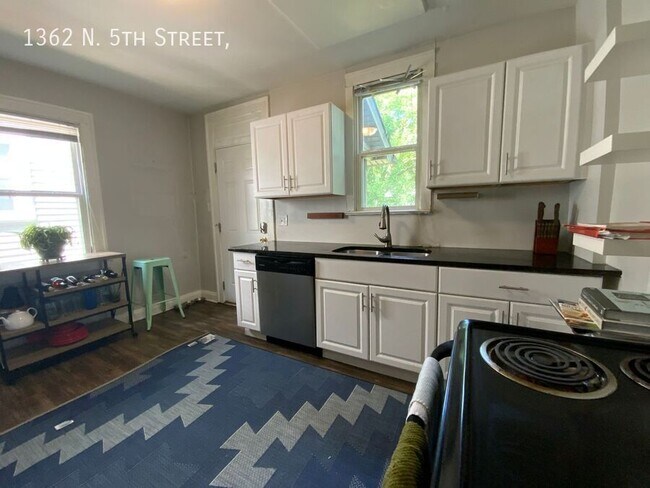 Photo - 1362 N 5th St