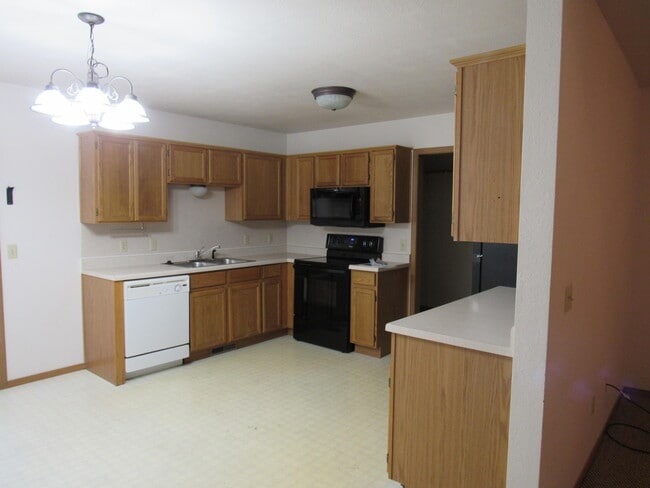 Photo - 469 Haymes Ct