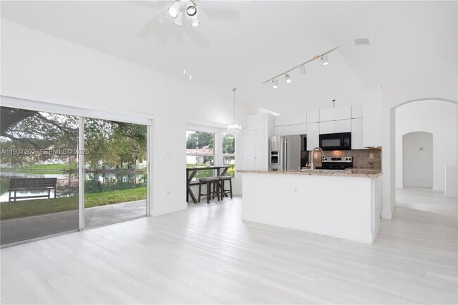 Photo - 1901 SW 129th Terrace