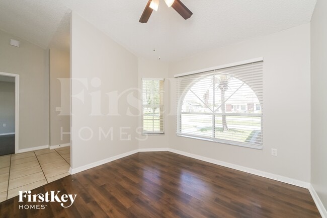 Photo - 839 Mendoza Dr