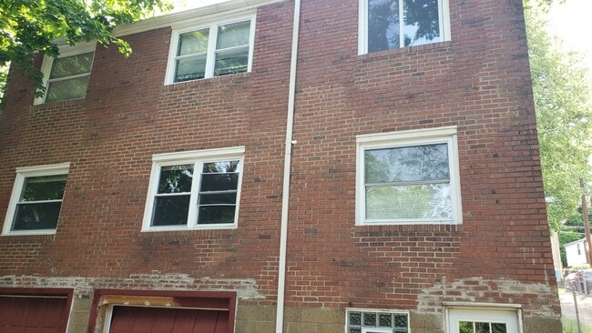 Photo - 1137 Woodbine St