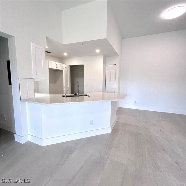 Photo - 8275 Ibis Club Dr Unidad 705