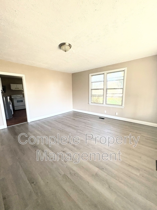 Photo - 3212 Avenue G