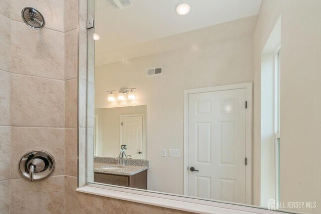 Photo - 103 Vaughn Dr