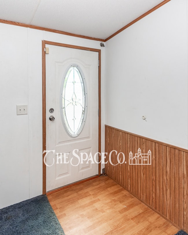 Photo - 255 Mitton Rd
