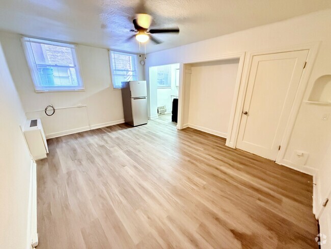 Building Photo - Studio in East Downtown Salt Lake! Unit 6 Rental