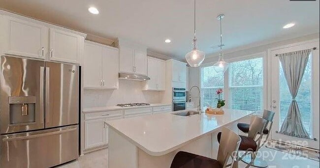 Photo - 515 Upper Stone Cir