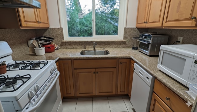 2096 Yale St Unit 2094