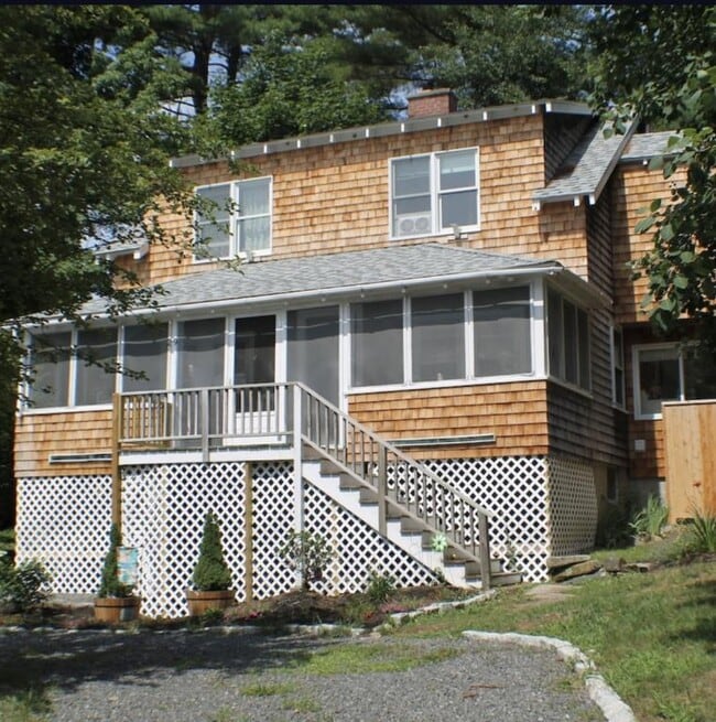 Building Photo - 29 Thompson Ln Rental