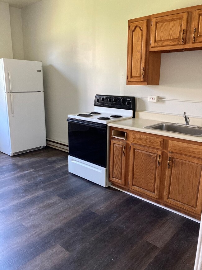 Photo - 27 S Locust St