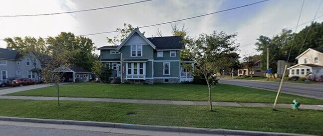 Photo - 804 S Memorial Dr