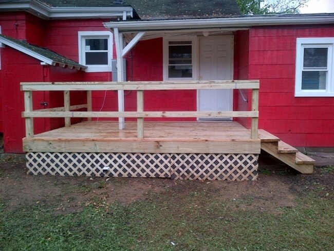 Photo - 800 N Lincoln St