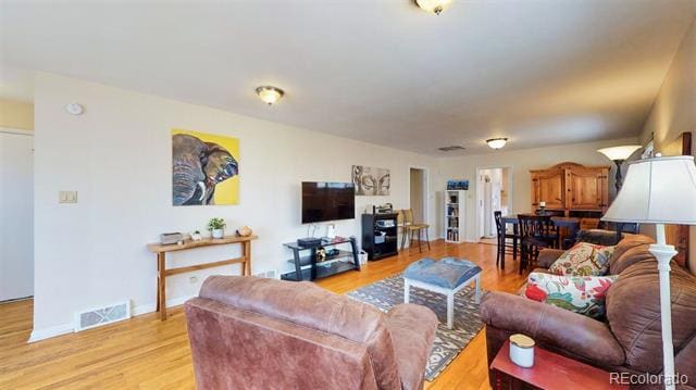 Photo - 715 Ivanhoe St