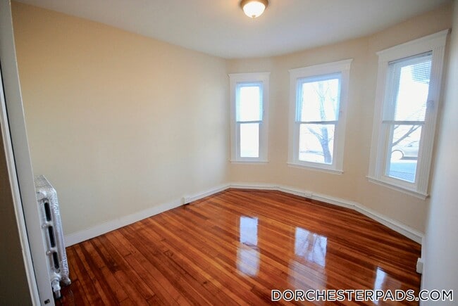 Photo - 139 E Cottage St Unidad 2