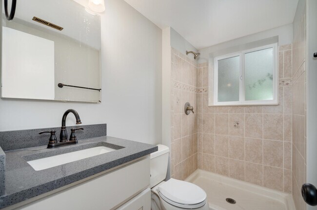 Photo - 7305 S Webster St