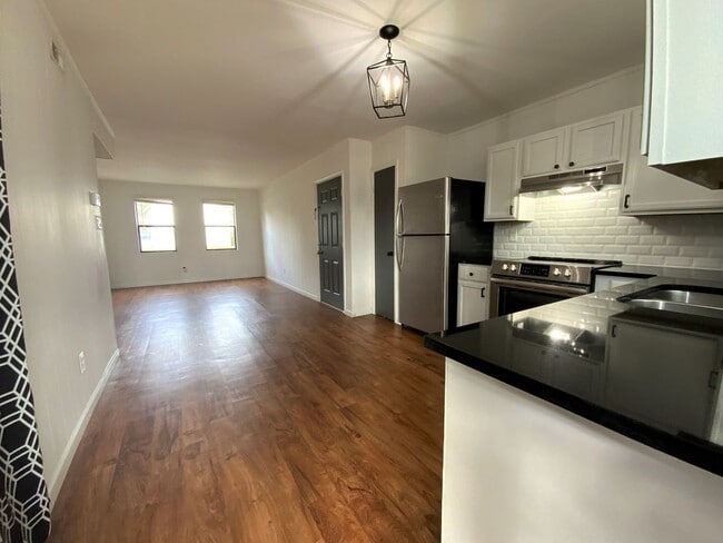 Photo - 100 Ravenwood Dr