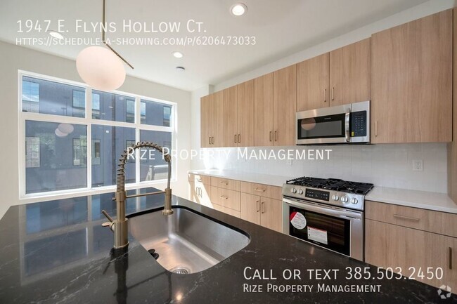 Building Photo - A unique fusion of convenience and luxury.... Rental