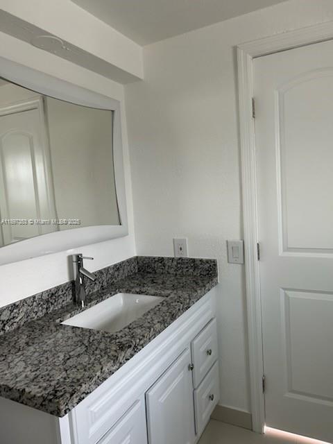 Photo - 290 E 20th St Unit B