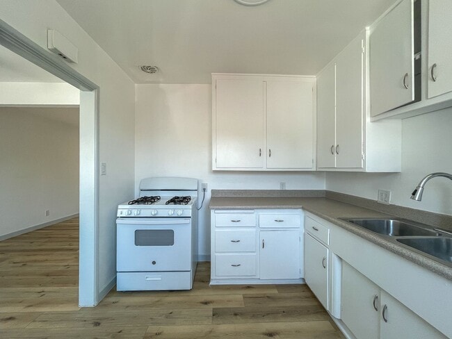 Photo - 4028 Perlita Ave