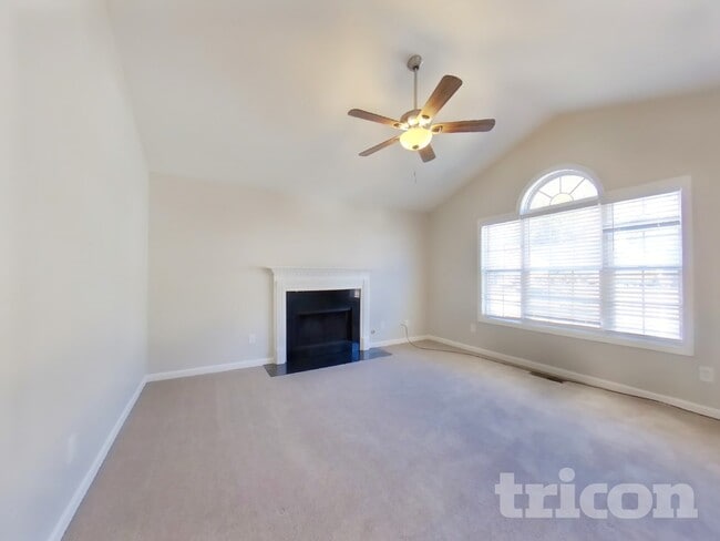 Photo - 162 Whetstone Way