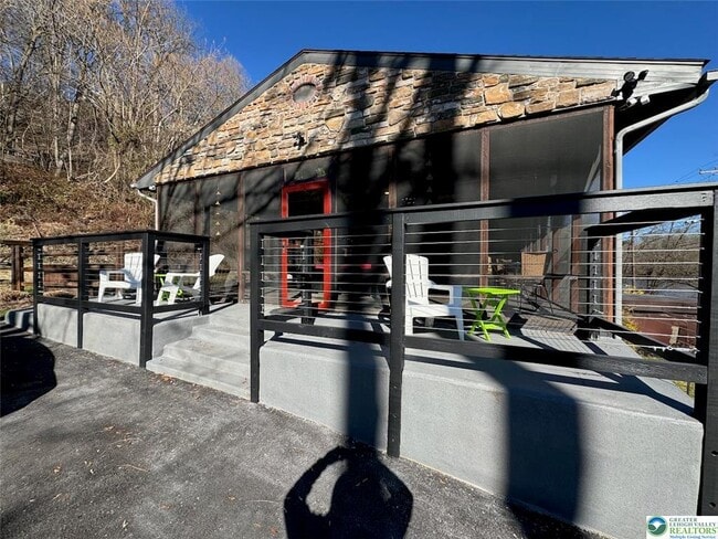 Photo - 312 Lehigh Dr