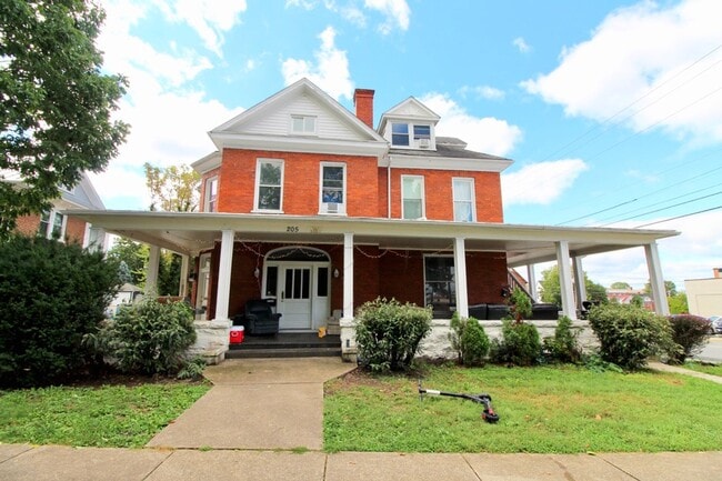 Building Photo - 205 Newman Ave
