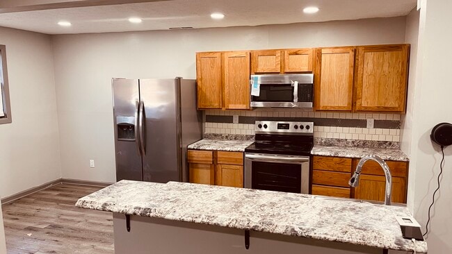 Photo - 696 Gordon Smith Blvd