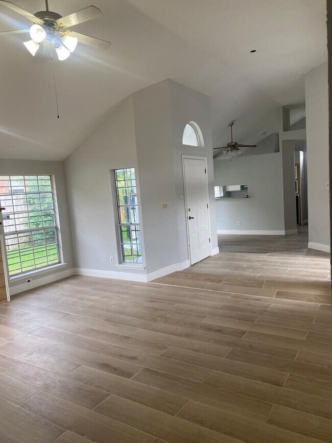 Photo - 9339 Stonecreek Ln