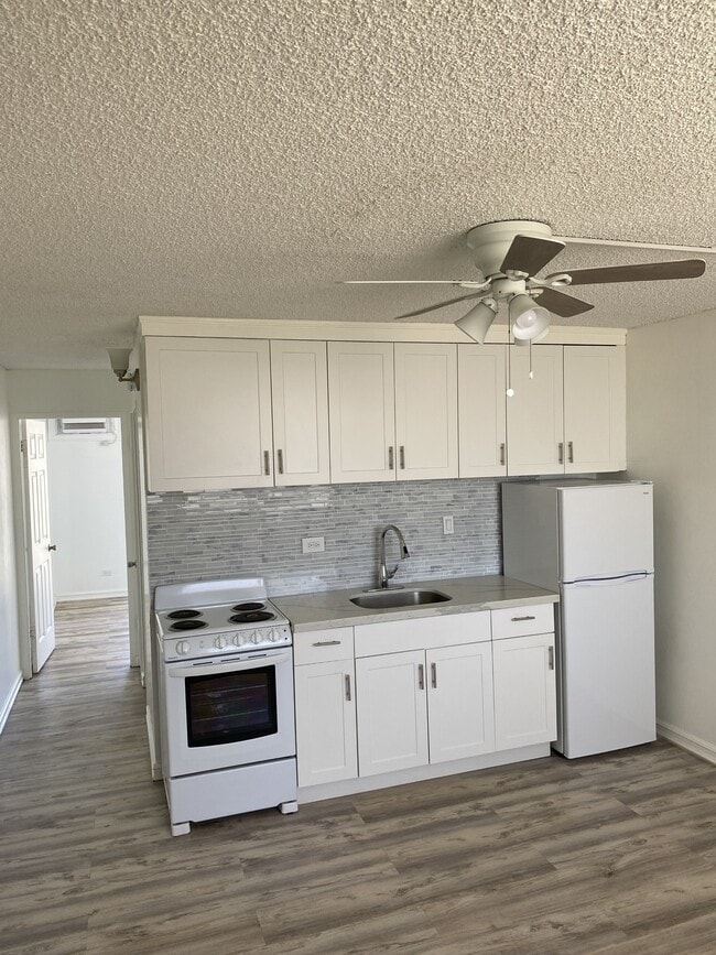 Photo - 2122 Lime St