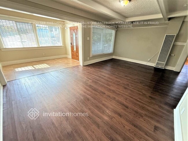 Photo - 3874 2nd Ave