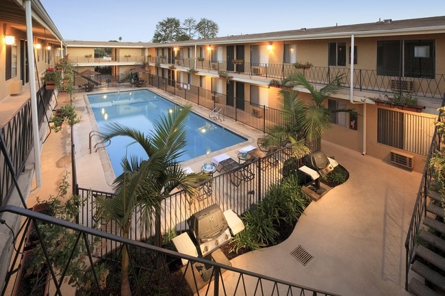 Piscina - Puente Villa Apartments