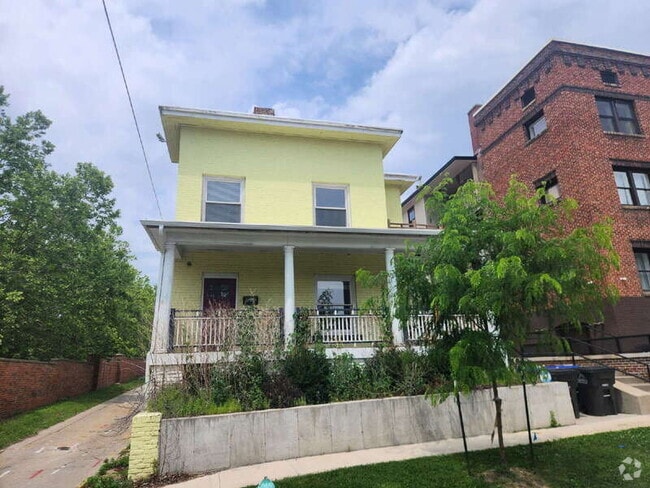 Building Photo - 2009 Pleasant St Rental