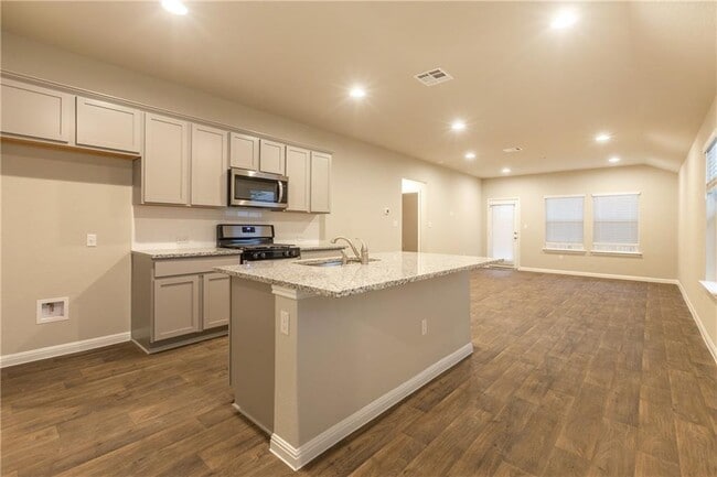 Photo - 612 Roaring Fork Ln