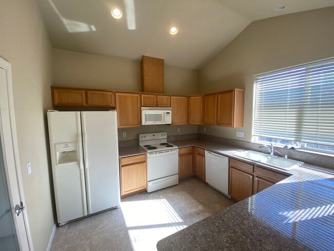 Photo - Sparks - Gated Community - 2 Bed 2.5 Bath - $200 OFF FIRST MONTHS RENT SPECIAL!