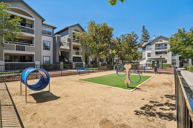 Rosewalk Apartment Homes