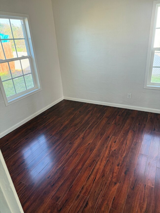 Photo - 411 Grand Ave