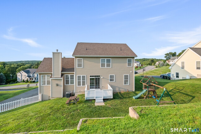 5 Rolling Hills Dr