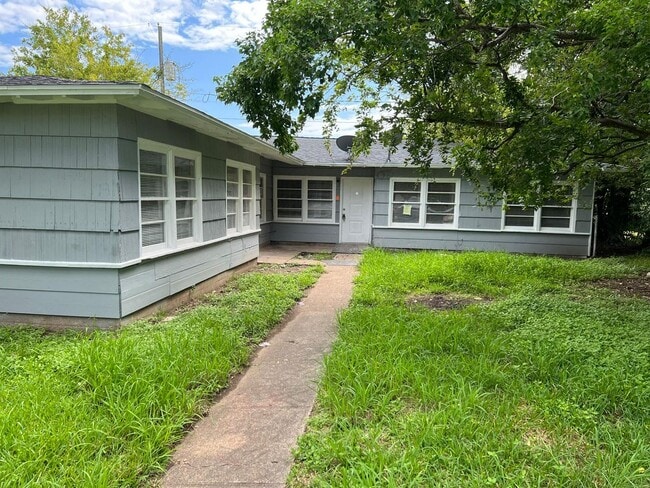 Building Photo - 1731 W 7th St Unit 1733 Rental