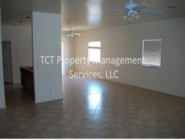 Photo - 3 bed/2 bath near Cardinal Stadium!